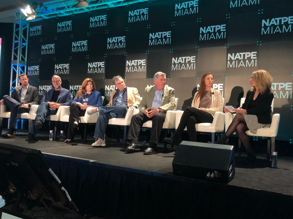 Catherine Herkovic, EVP e Managing Director, Local Television, modera un panel al NATPE