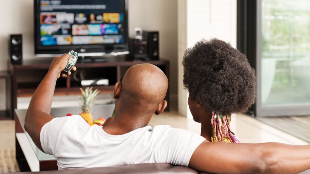텔레비전 화면의 광고형 동영상 서비스 시청률이 소비자와의 소통을 위한 새로운 접점을 보여줍니다.