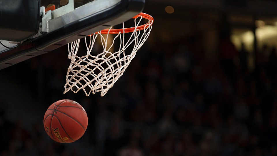 Fani sportu chcą dystansu społecznego, ponieważ NFL i NBA rozpoczynają nowe sezony w pełnym składzie